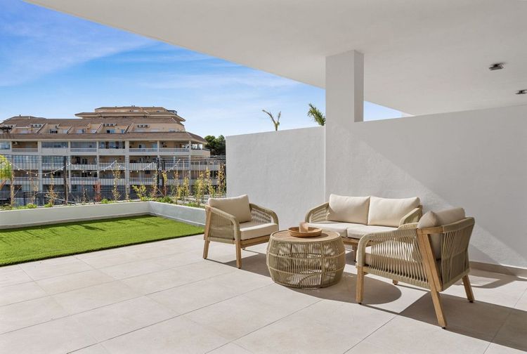 Apartment | Resale in Fuengirola in Fuengirola Others, Costa del Sol - Photo 5