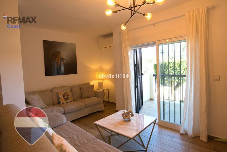 Apartment | Resale in Rincón de la Victoria in Rincón de la Victoria, Costa del Sol - Photo 2