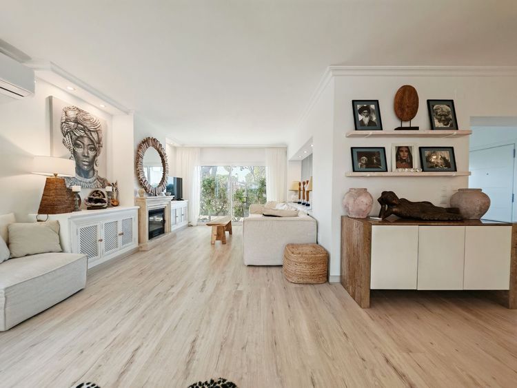listing card gallery