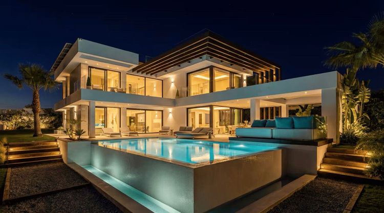 House | Resale in El Paraiso - Development photo 1