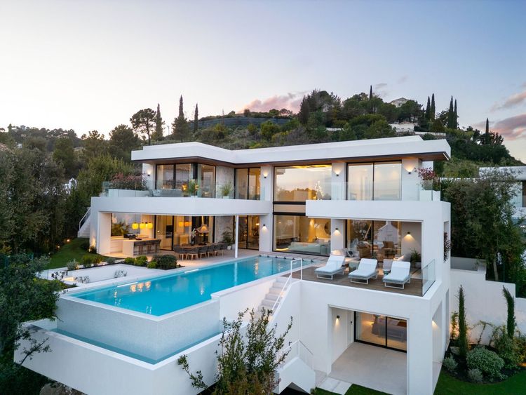House | Resale in La Quinta in La Quinta, Costa del Sol - Photo 5