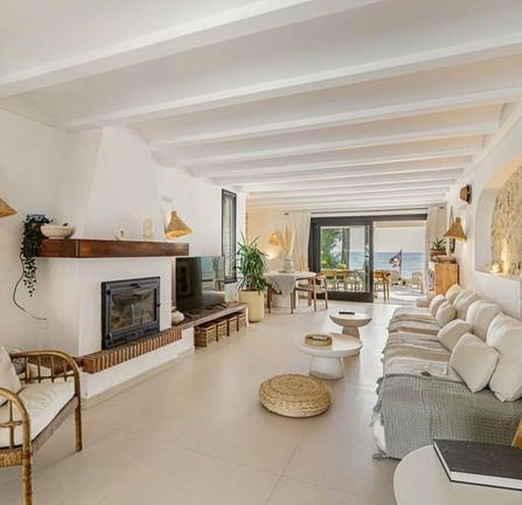 House | Resale in Estepona in Estepona, Costa del Sol - Photo 3