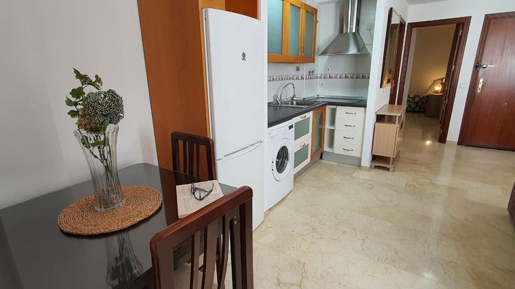 Apartment | Resale in Fuengirola in Fuengirola Others, Costa del Sol - Photo 2