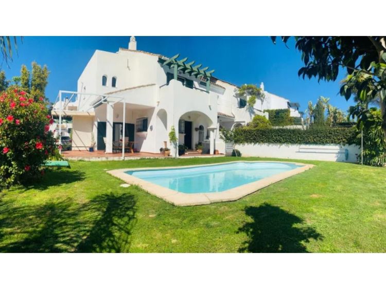 listing card gallery