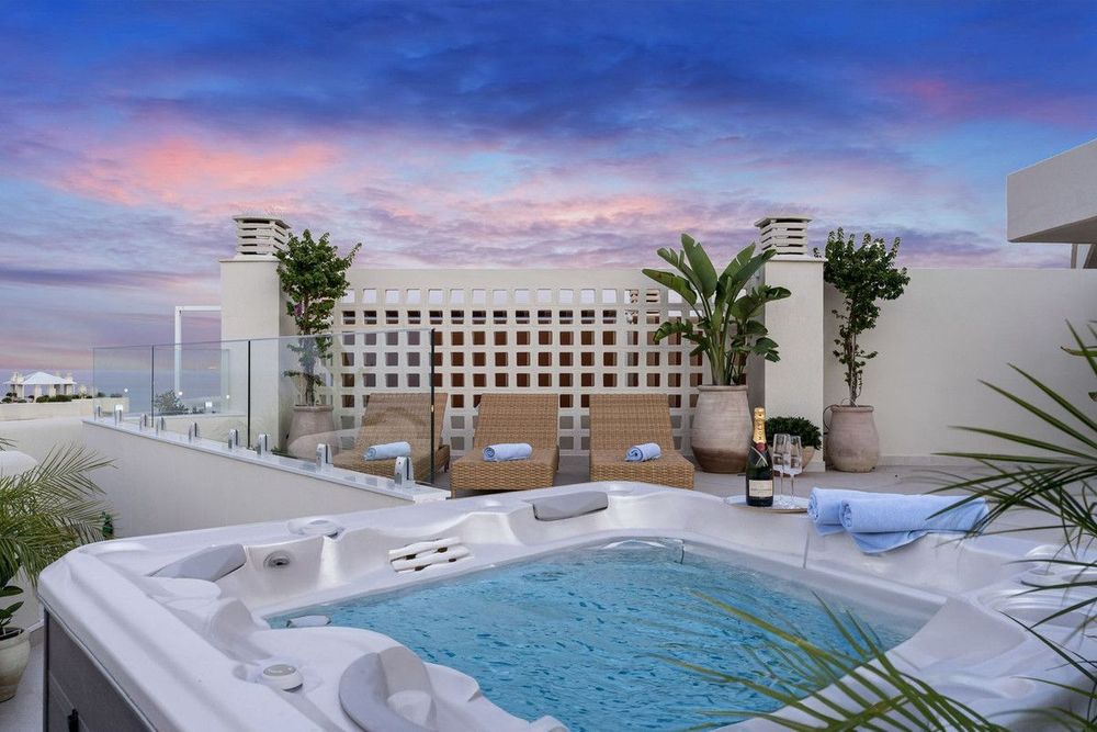Penthouse | Resale in Benalmadena Costa in Benalmadena Costa, Costa del Sol - Main property photo