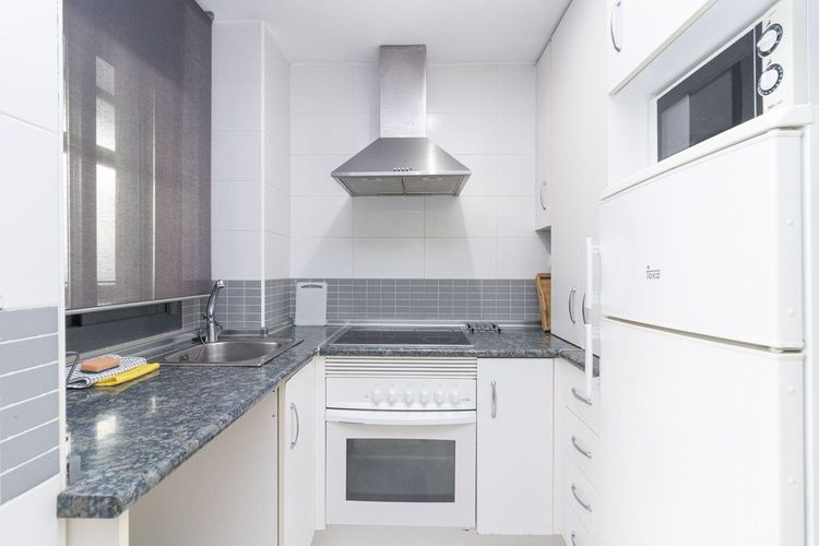 Apartment | Resale in Fuengirola in Fuengirola Others, Costa del Sol - Photo 4