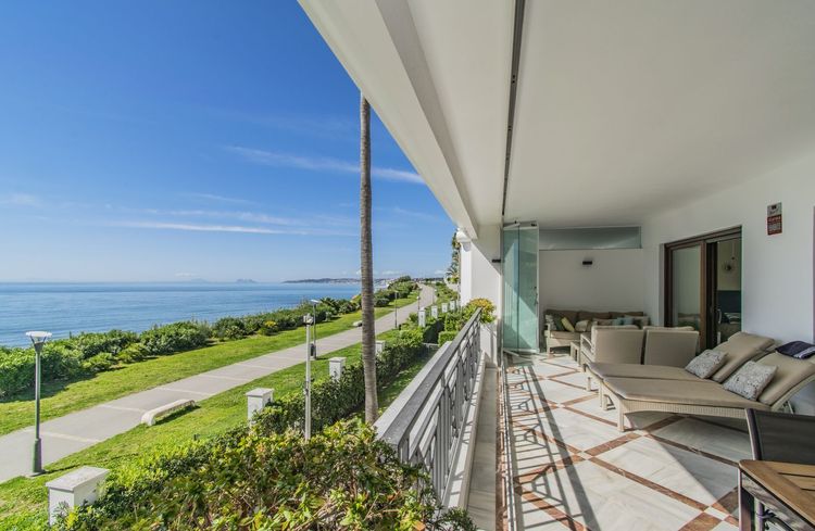 Apartment | Resale in Estepona in Estepona, Costa del Sol - Photo 3