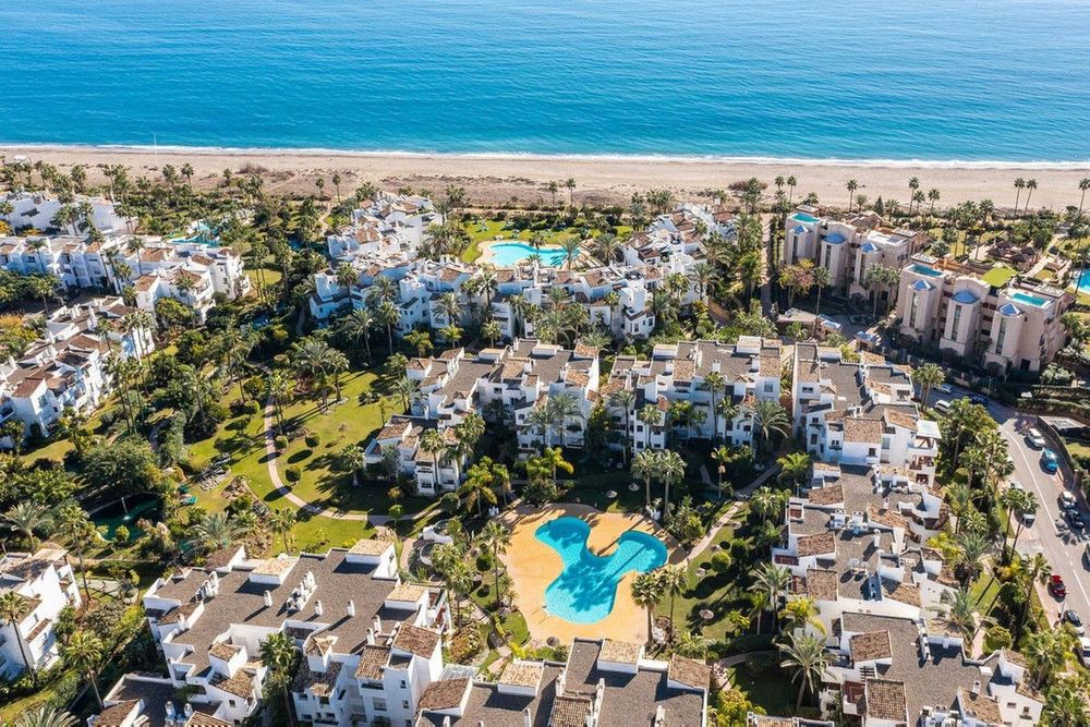 Apartment | Resale in Costalita in Costalita, Costa del Sol - Main property photo