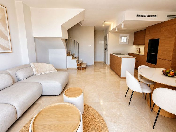 House | Resale in La Duquesa in La Duquesa, Costa del Sol - Photo 2