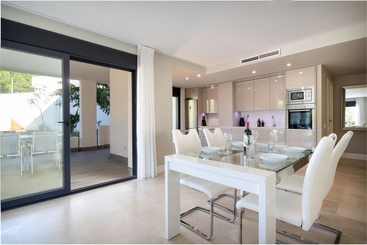 Apartment | Resale in Selwo in Selwo, Costa del Sol - Photo 2