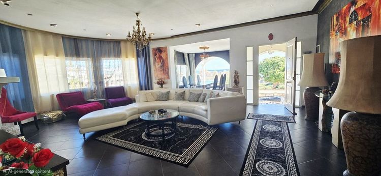 House | Resale in Mijas Costa in Mijas Costa, Costa del Sol - Photo 5