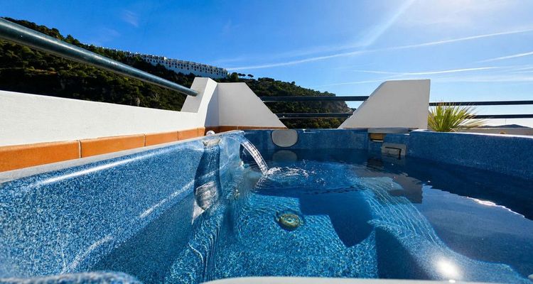 House | Resale in Casares in Casares Others, Costa del Sol - Photo 3