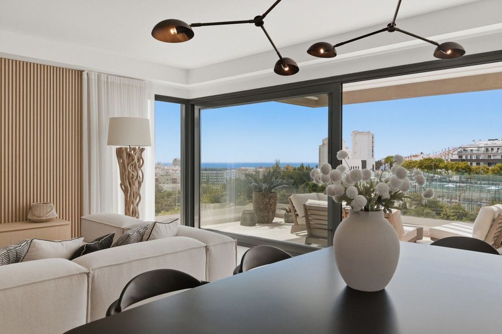Penthouse | Resale in Estepona in Estepona, Costa del Sol - Main property photo