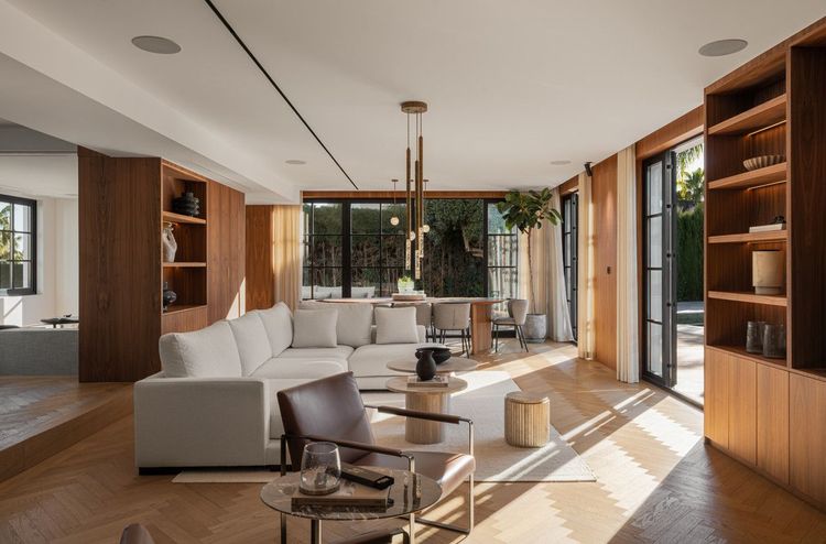 House | Resale in Nueva Andalucía in Nueva Andalucía Others, Costa del Sol - Photo 3