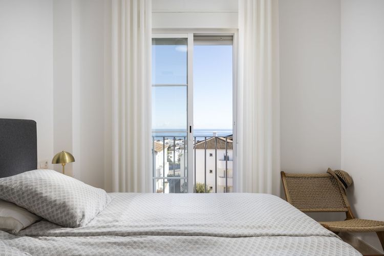 Apartment | Resale in La Duquesa in La Duquesa, Costa del Sol - Photo 3