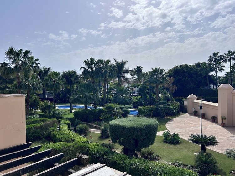 Apartment | Resale in Puerto Banús - Development photo 1