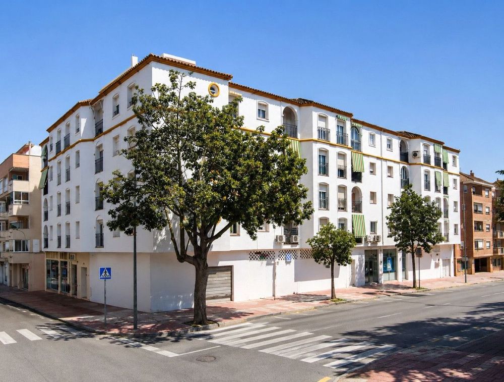 Penthouse | Resale in Estepona in Estepona, Costa del Sol - Main property photo