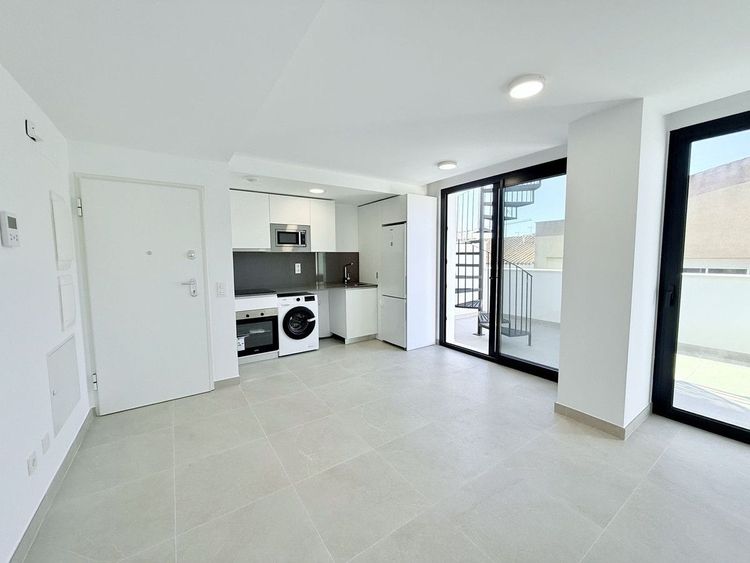 Penthouse | Resale in Estepona in Estepona, Costa del Sol - Photo 2