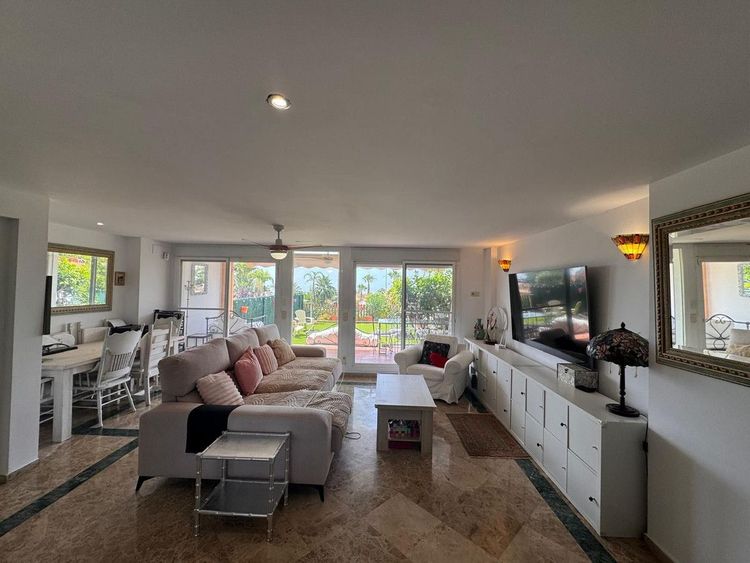 House | Resale in Estepona in Estepona, Costa del Sol - Photo 4