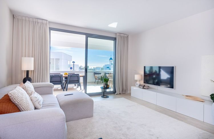 Apartment | Resale in Estepona in Estepona, Costa del Sol - Photo 4