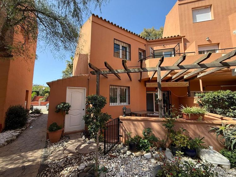 House | Resale in Manilva in Manilva Others, Costa del Sol - Photo 5