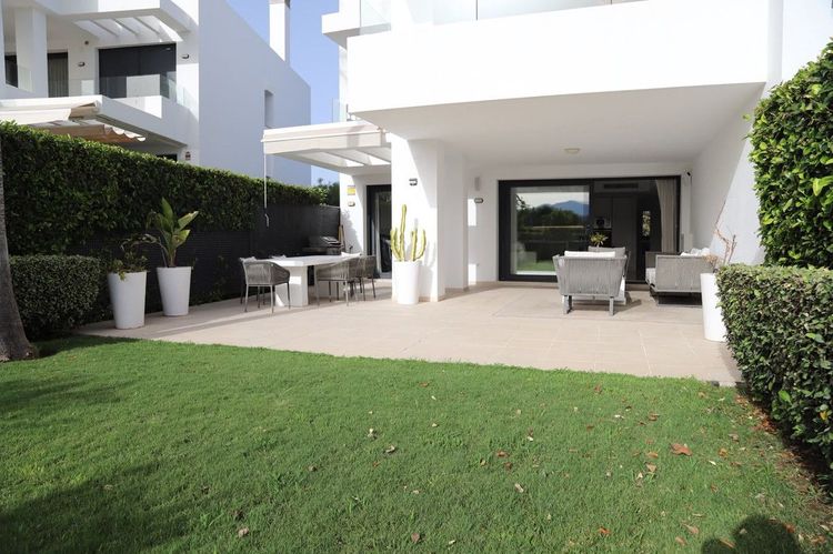 Apartment | Resale in Atalaya in Atalaya, Costa del Sol - Photo 2