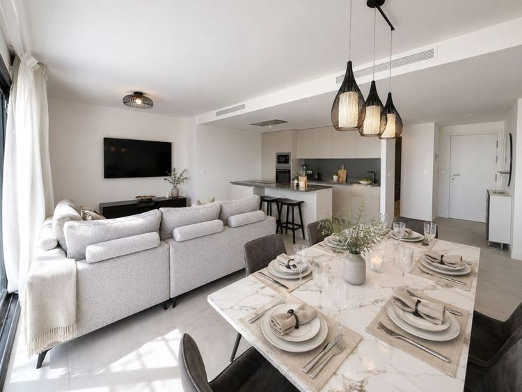 Apartment | Resale in Selwo in Selwo, Selwo - La Concha-Resina Golf, Costa del Sol - Photo 4