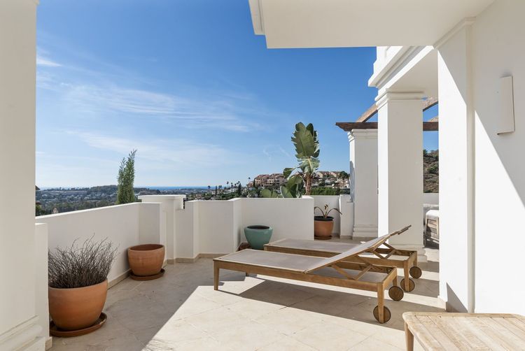Apartment | Resale in Aloha in Aloha, Costa del Sol - Photo 4