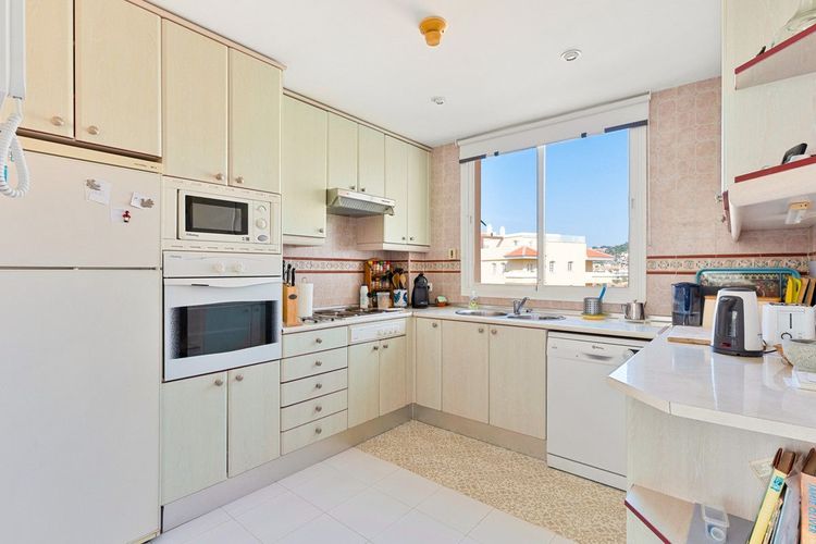 Apartment | Resale in Mijas Costa in Mijas Costa, Costa del Sol - Photo 3