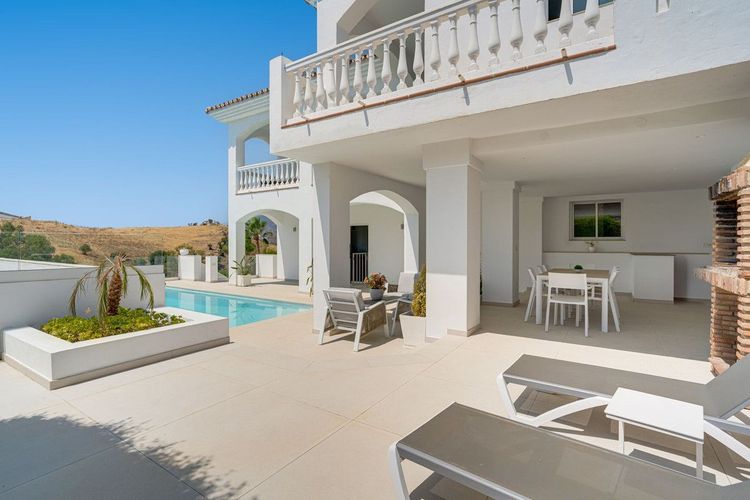 House | Resale in Mijas in Mijas Others, Costa del Sol - Photo 5