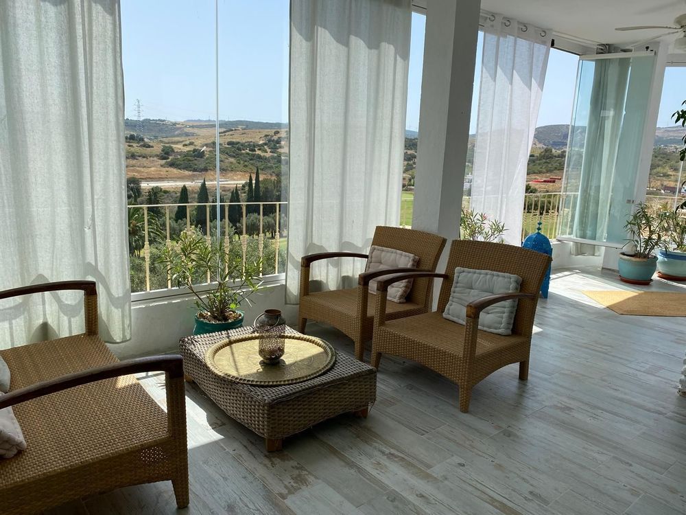 Penthouse | Resale in Estepona in Estepona, Costa del Sol - Main property photo