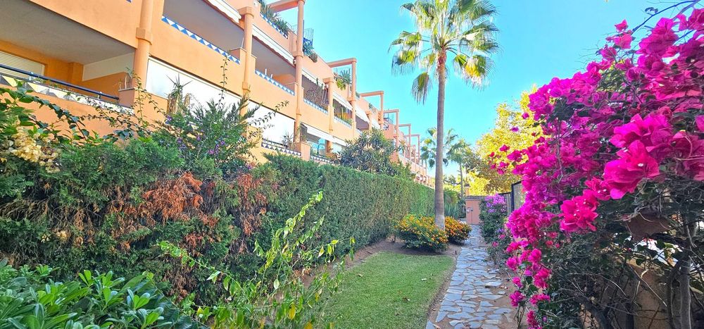 Apartment | Resale in Elviria in Elviria, Costa del Sol - Main property photo