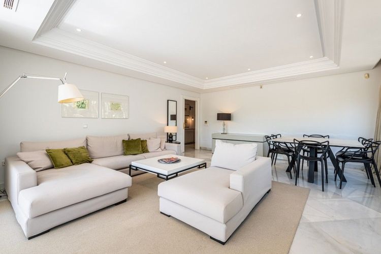 Apartment | Resale in Nagüeles in Nagüeles, Costa del Sol - Photo 5