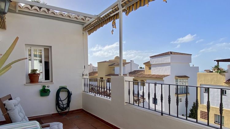 Apartment | Resale in Torrequebrada in Torrequebrada, Costa del Sol - Photo 4