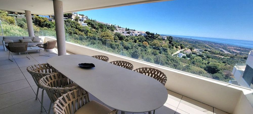 Penthouse | Resale in Altos de los Monteros in Altos de los Monteros, Costa del Sol - Main property photo