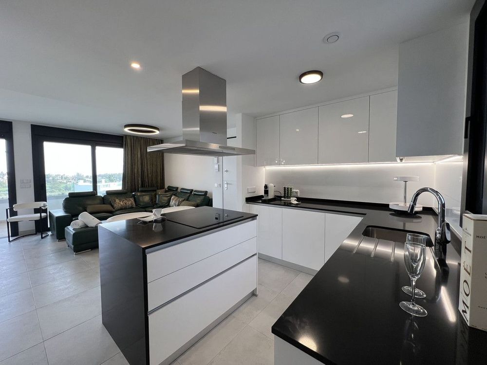 Apartment | Resale in Atalaya in Atalaya, Costa del Sol - Main property photo