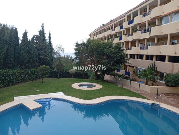 Apartment | Resale in Fuengirola in Fuengirola Others, Costa del Sol - Photo 2