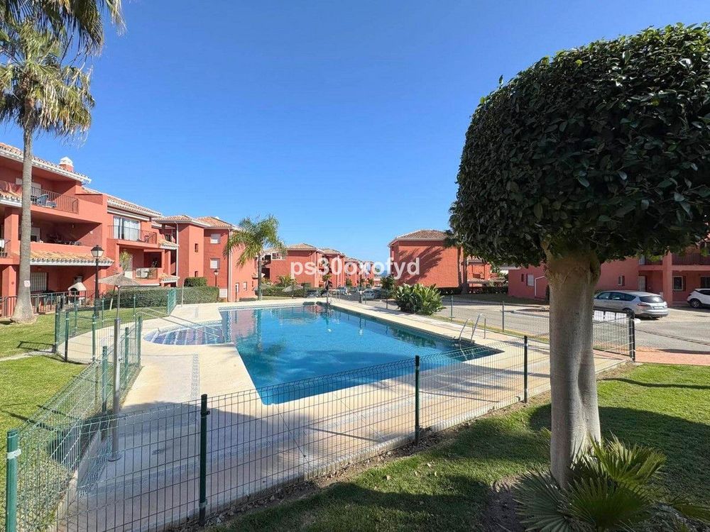 Apartment in La Duquesa - Property photo 1