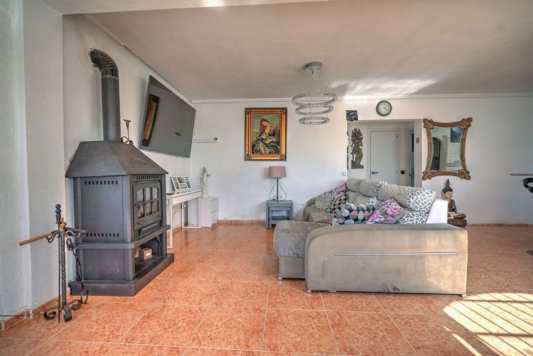 House | Resale in El Faro in El Faro, Costa del Sol - Photo 5