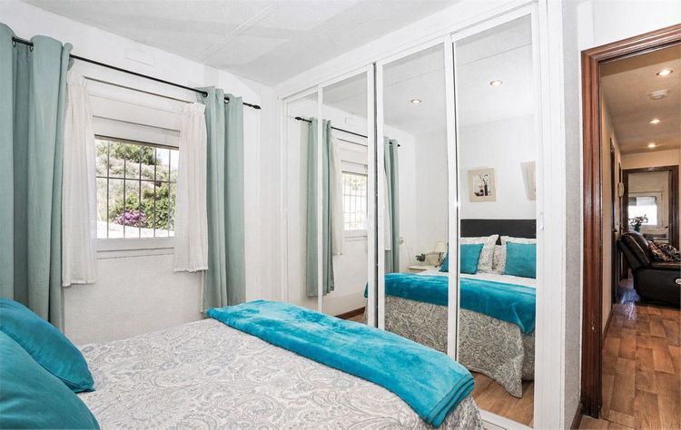 House | Resale in Estepona in Estepona, Costa del Sol - Photo 5