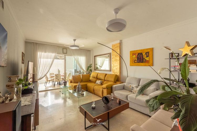 Apartment | Resale in Riviera del Sol in Riviera del Sol, Costa del Sol - Photo 2