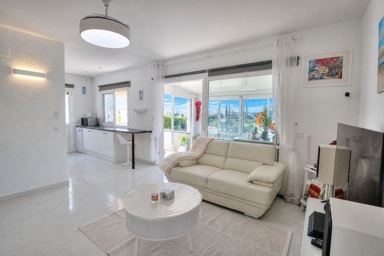 House | Resale in El Faro in El Faro, Costa del Sol - Photo 5