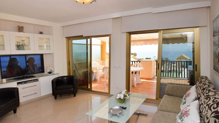 Apartment | Resale in Elviria in Elviria, Costa del Sol - Photo 2