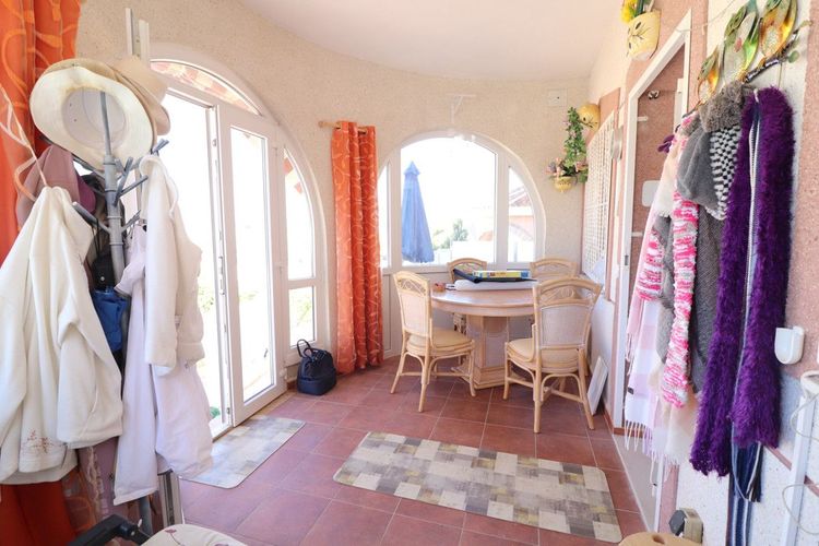 House | Resale in Benimar in Benimar, Costa Blanca - Photo 5