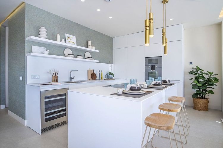 House | Resale in New Golden Mile in New Golden Mile, Costa del Sol - Photo 3