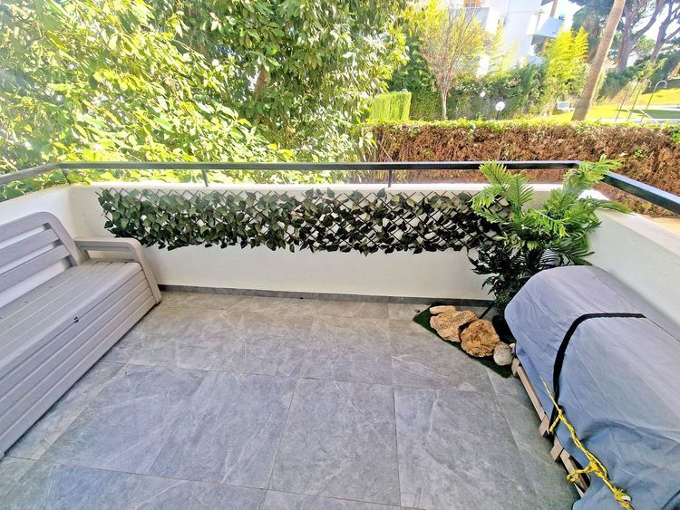 Apartment | Resale in Calahonda in Calahonda, Costa del Sol - Photo 3