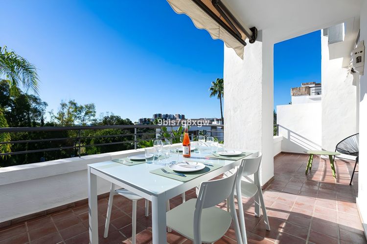 Apartment | Resale in Los Arqueros in Los Arqueros, Costa del Sol - Photo 2