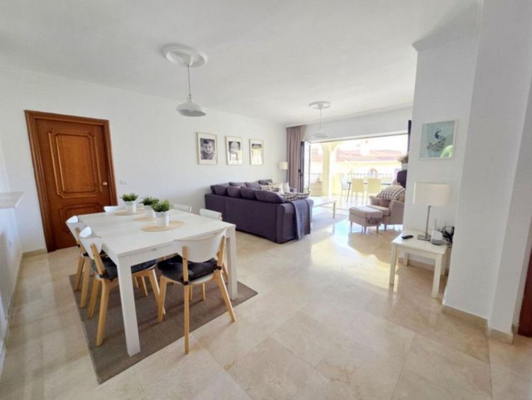 Apartment in La Duquesa in La Duquesa, Manilva, Costa del Sol - Photo 4