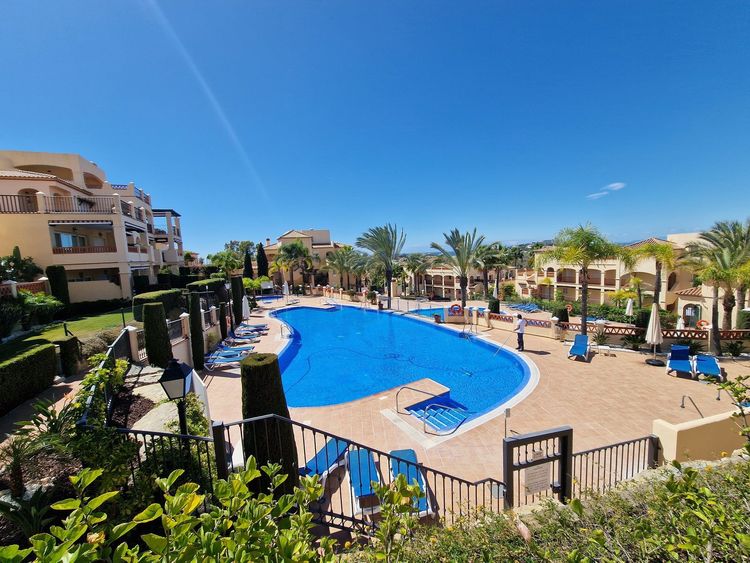 Apartment | Resale in Atalaya in Atalaya, Costa del Sol - Photo 2