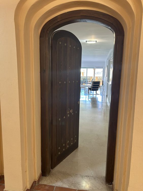 Apartment | Resale in Elviria in Elviria, Costa del Sol - Photo 4